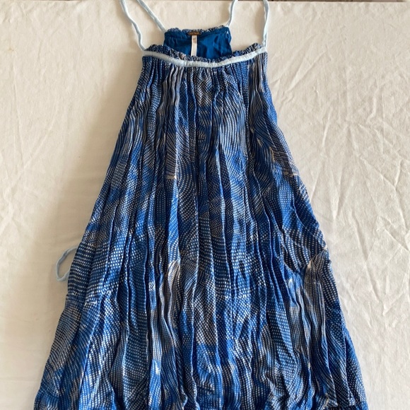 Tops - Picture 3 of 5